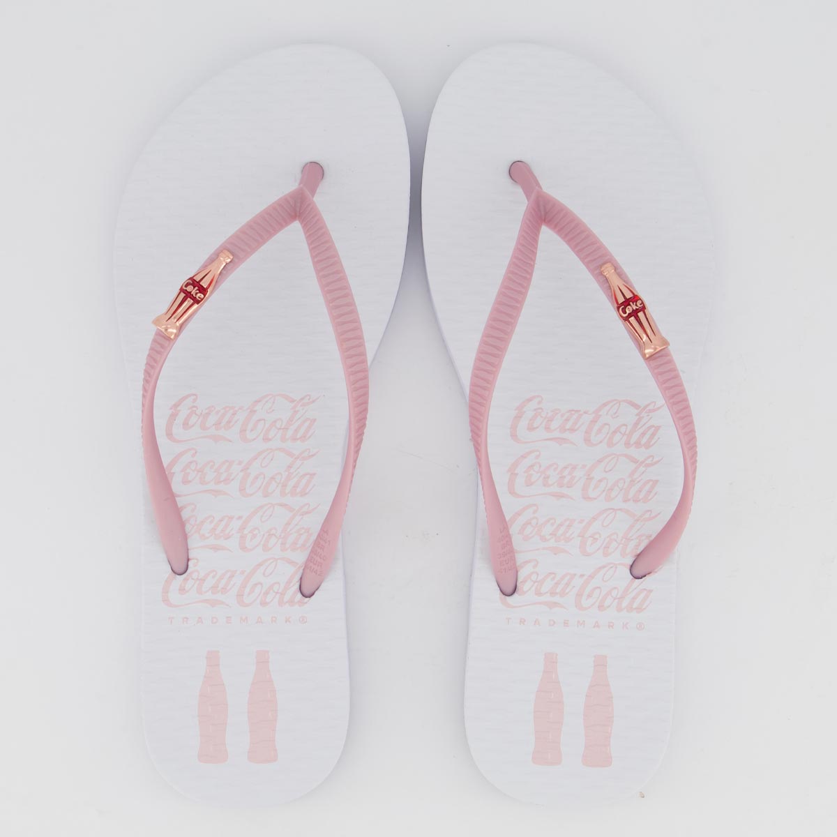 Chinelo Coca Cola Metallic Bottle Feminino Branco e Rosê