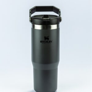 Tumbler Térmico Flip Straw Stanley Charcoal | 887ML